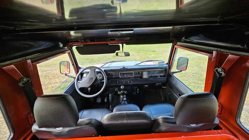 Land Rover Defender