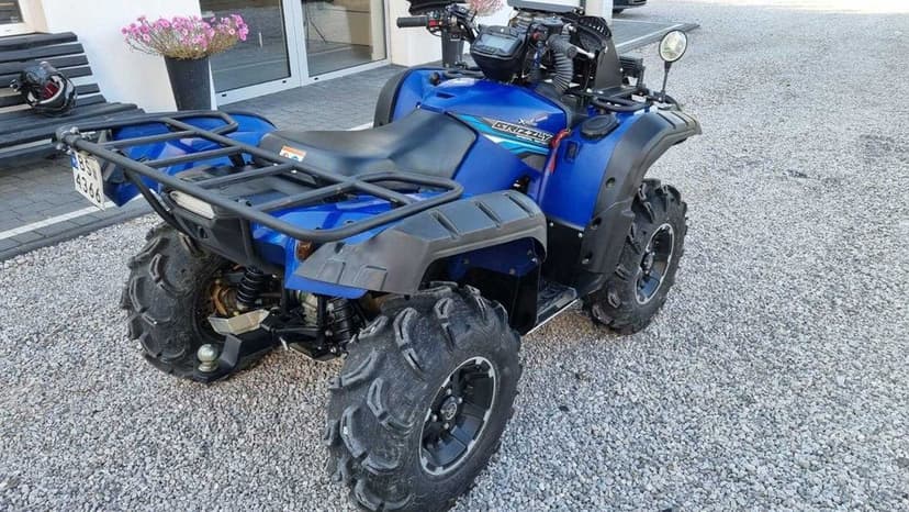 Zadbany Yamaha Grizzly 700 EPS z niskim przebiegiem – sprzęt, który długo jeszcze posłuży bez problemów.