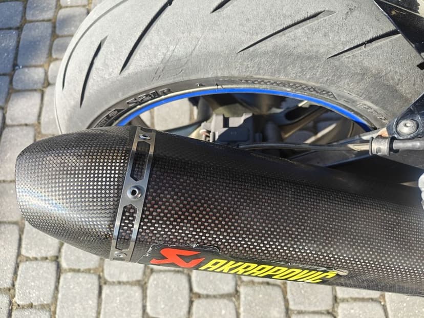 Wydech tłumik Akrapovic Yamaha fz1