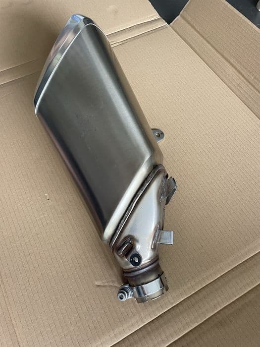 Wydech tłumik prawy Suzuki Hayabusa 2021