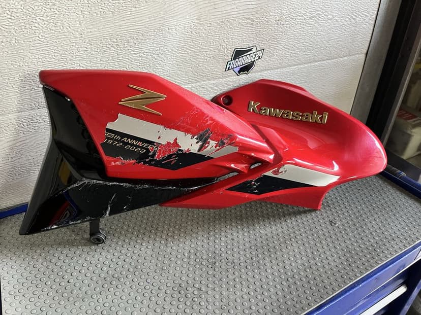 Boczek lewy owiewka kawasaki z 900