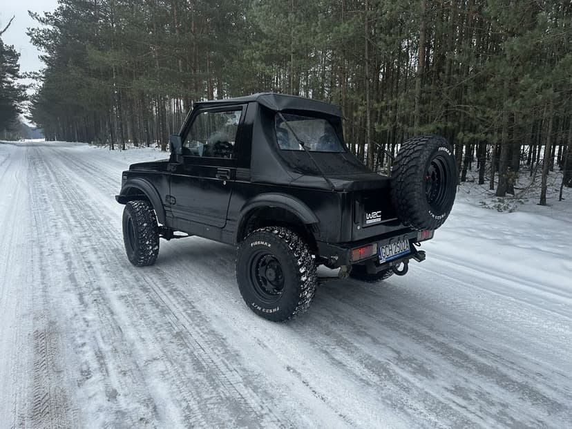 Suzuki Samurai 4x4 off road