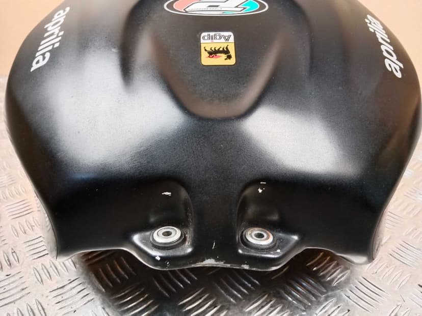 Aprilia RSV 1000 Tuono Zbiornik Paliwa Bak Paliwa 04-10