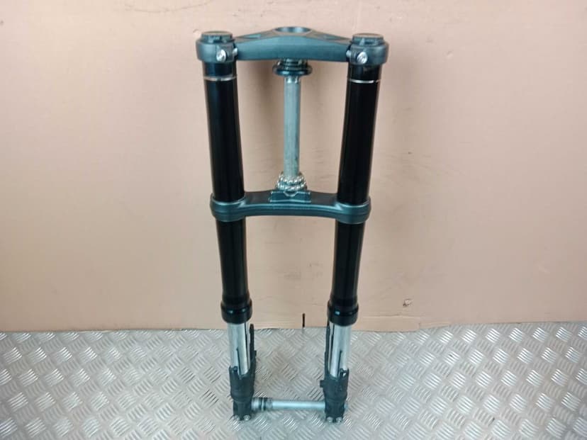 Honda CBR 650 R Lagi Zawieszenie Przód Laga Prawa Lewa Półki Oś Półka