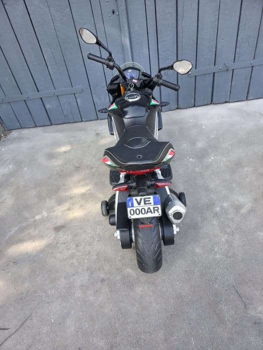 Aprilia Tuono V4 motor ścigacz na akumulator dla dzieci