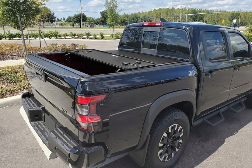 toyota hilux viii an120 2015-2026 twarda składana pokrywa paki z led