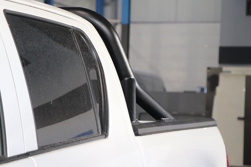 Toyota Hilux rury orurowanie paki Thunder