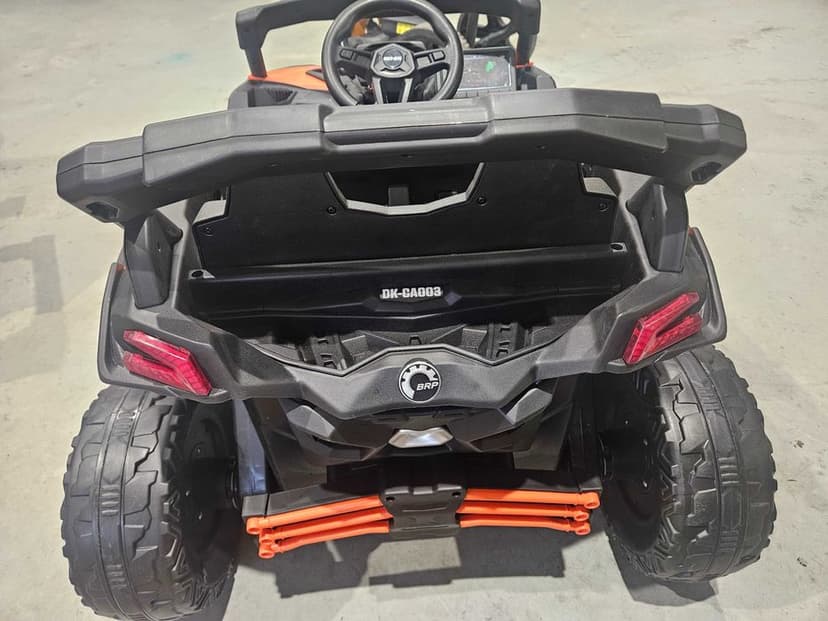 Pojazd dla dziecka can-am maverick