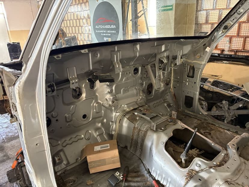 Nissan patrol y61 04r karoseria