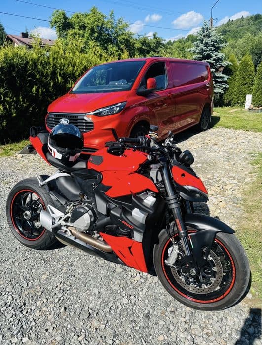 Praktycznie nowe Ducati Streetfighter v2 na gwarancji - top stan