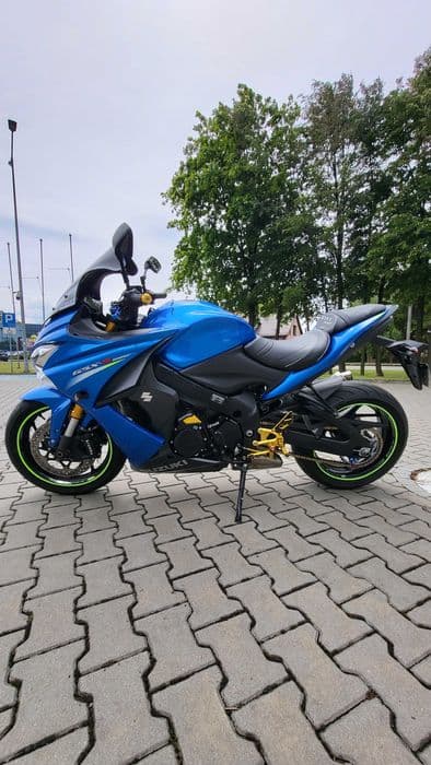 Suzuki gsx s 1000 f