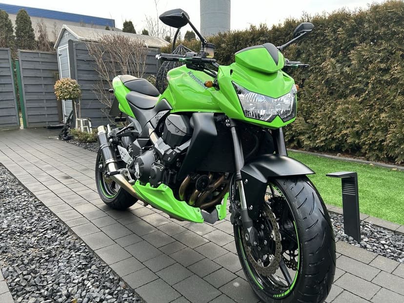 Kawasaki Z750 (mt07)