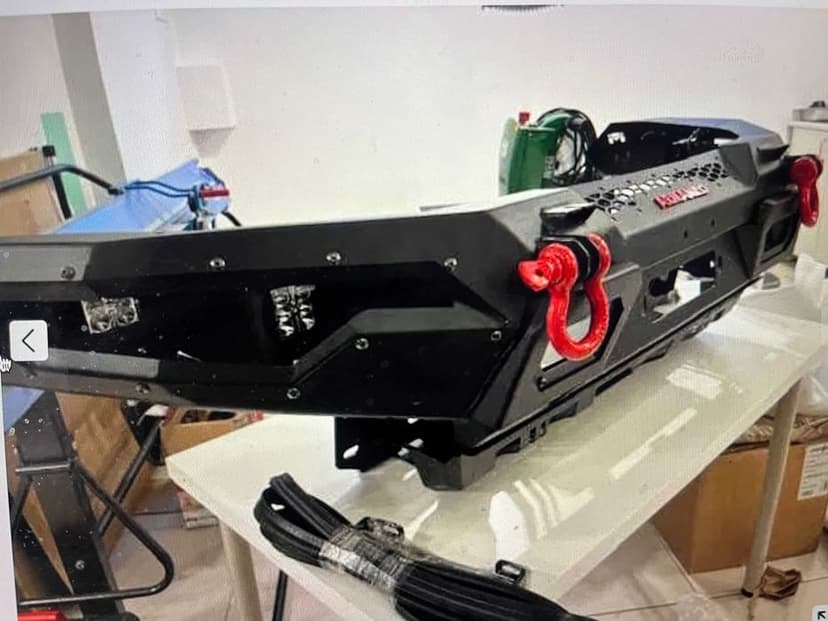 Nowy.Profesjonalny zderzak off road Toyota Hilux 8 generacja.za 50%