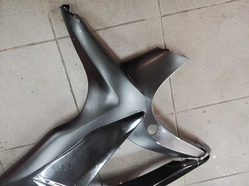 SUZUKI GSX-R 600 / 750 K7 K8 K9 Bok Boczek Prawy Owiewka
