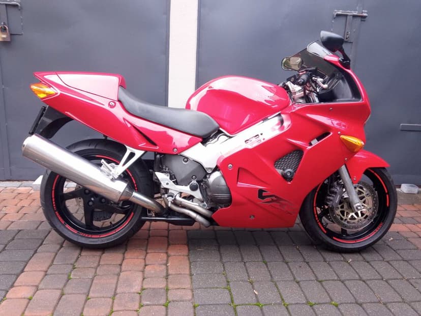 Honda VFR 800 , cbr , zzr , gsx , yzf ,gsf , sv , fazer , ładna