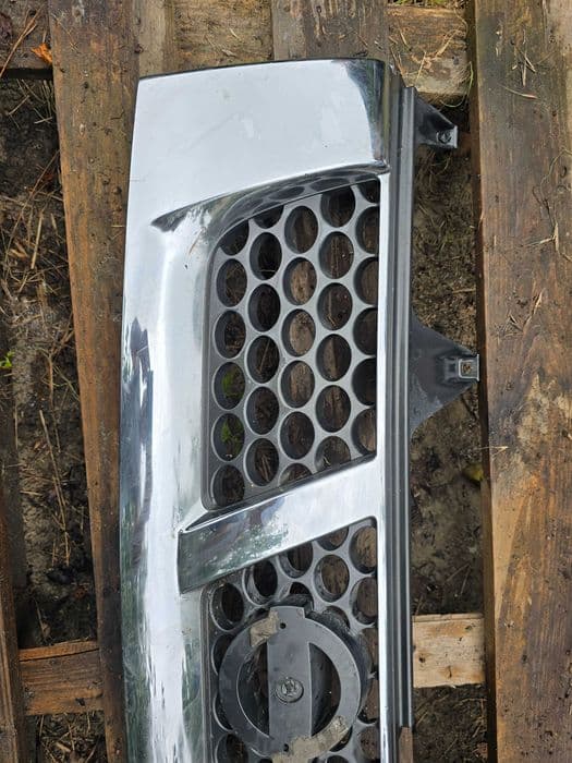 grill Nissan Navara D22 2002-