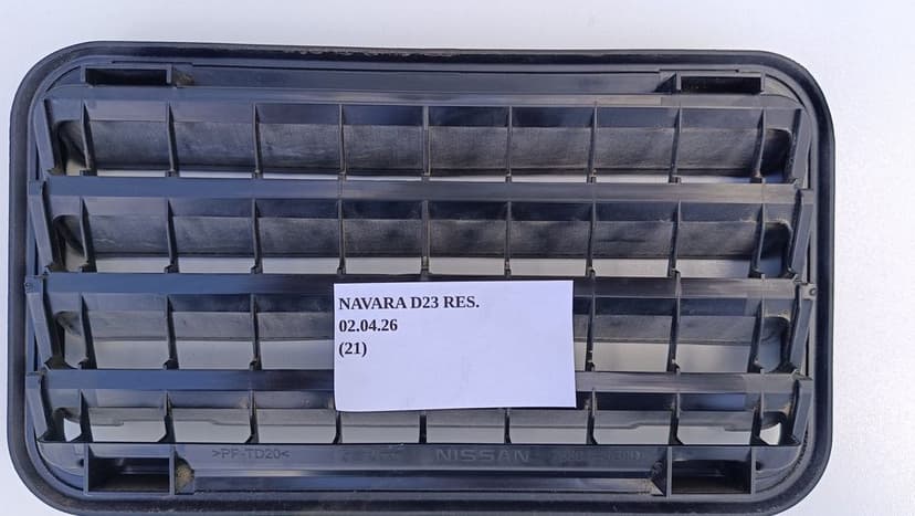 KRATKA WENTYLACYJNA KABINY NISSAN NAVARA D23 NP300