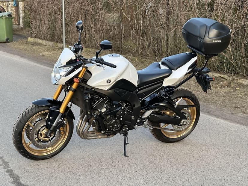 YAMAHA FZ8 N Scorpion Nowe Opony Nowy Aku Crashpady Kufer Dostawa