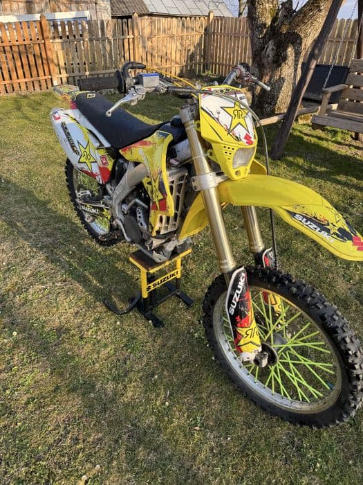 Suzuki rmz 250 (cross,enduro)