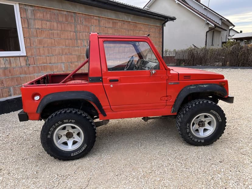 Suzuki samurai na sprezynach wspomaganie