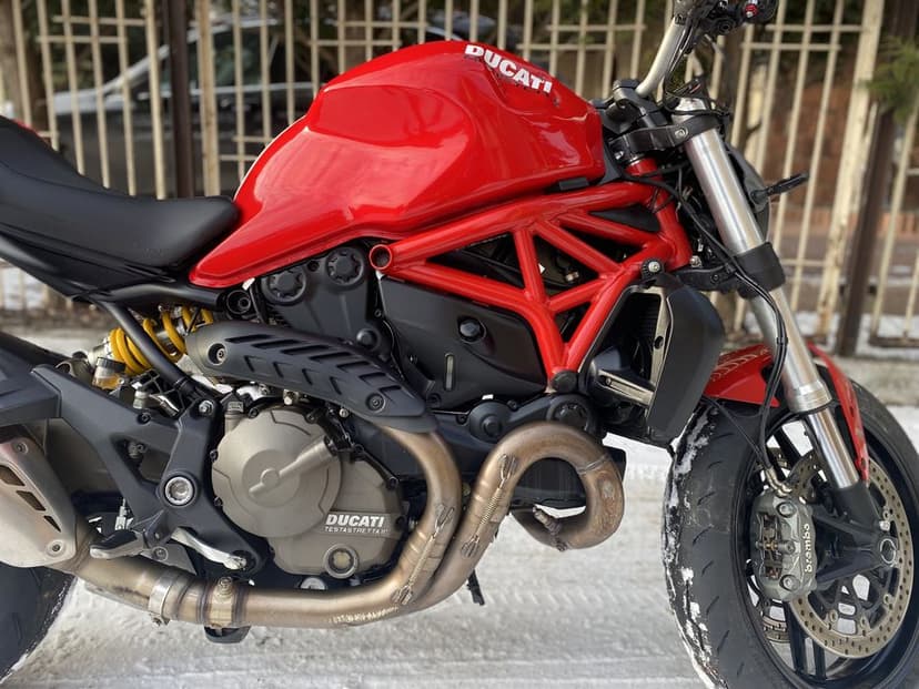 Ducati Monster 821 sprowadzony z Niemiec 2015r. Lekko uszkodzony