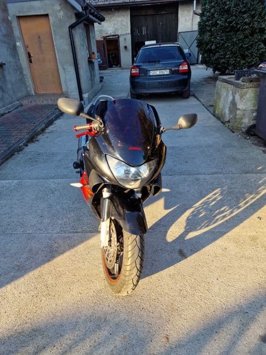 Honda CBR 600f4 2000r 25KW w dowodzie