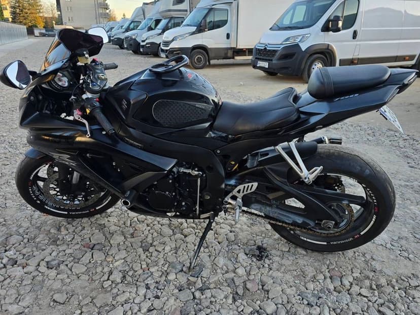 Suzuki GSXR K9 750