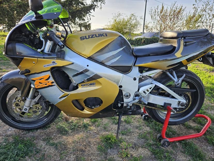 Suzuki GSXR Srad 750