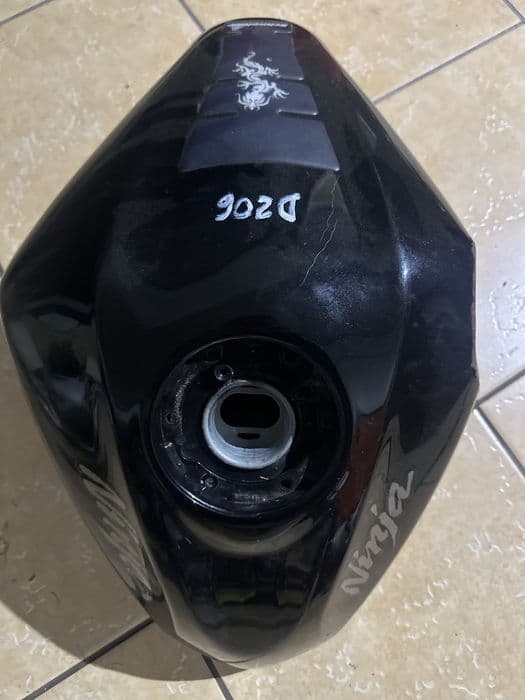Zbiornik paliwa Kawasaki Ninja 125
