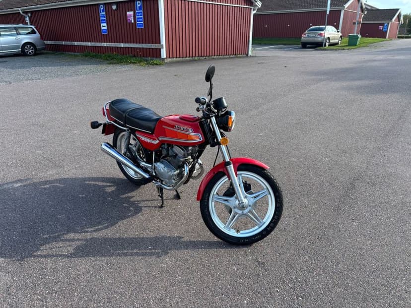 Honda cb125 twin