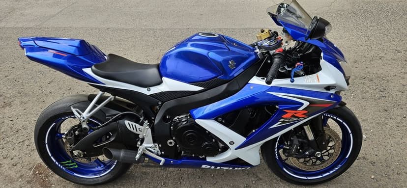 Suzuki GSXR 750 K9