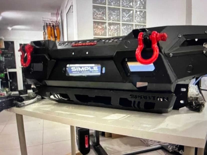 Nowy.Profesjonalny zderzak off road Toyota Hilux 8 generacja.za 50%