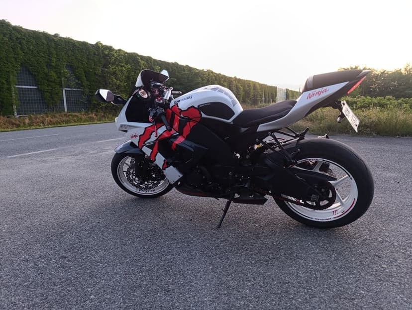 Kawasaki Ninja zx10r 2008 (nie r1,GSX-R, CBR)