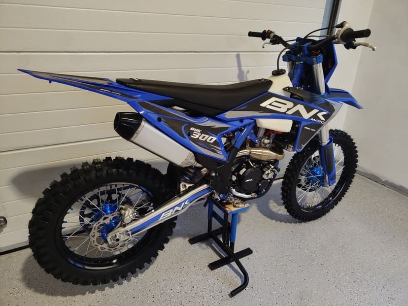 Motocykl enduro BNK Moto K10 300 4t KTM Beta Gas gas