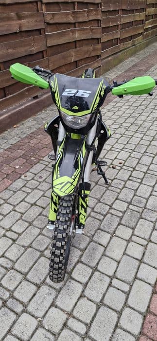 Cross RFZ Viper 125 + kask + rękawiczki