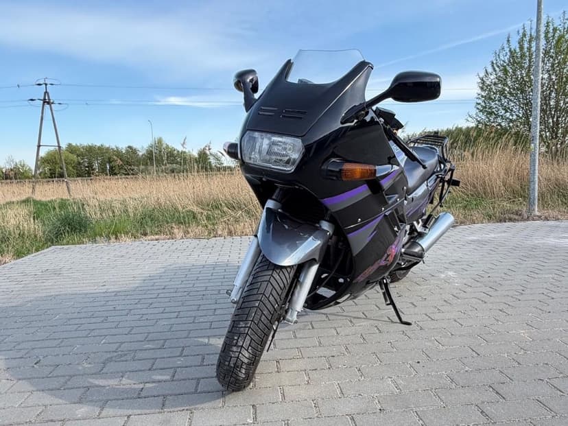 Suzuki GSX 1100F / Stan kolekcjonerski/26 tyś przebiegu !!