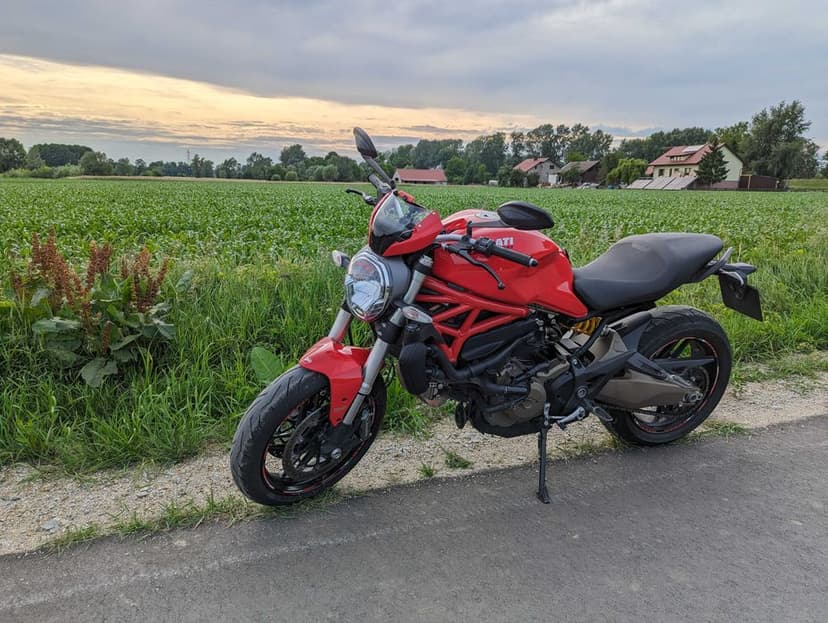 Ducati monster 821