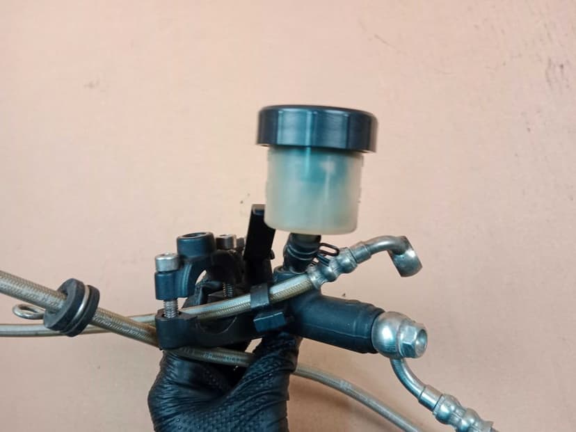 Aprilia RSV 1000 Tuono Pompa Sprzęgła 04-10