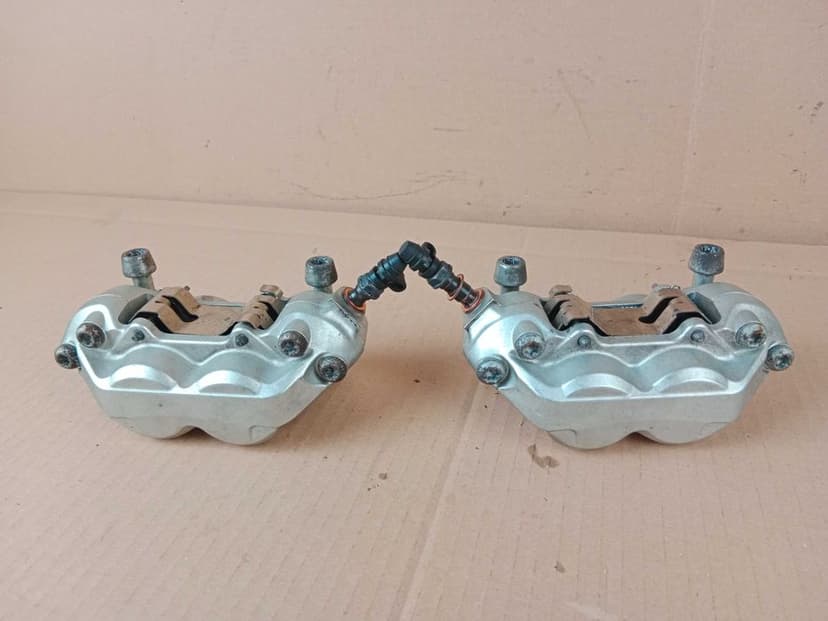 Ducati Monster 696 Zaciski Hamulcowe Przód BREMBO Zacisk Klocki 08-14