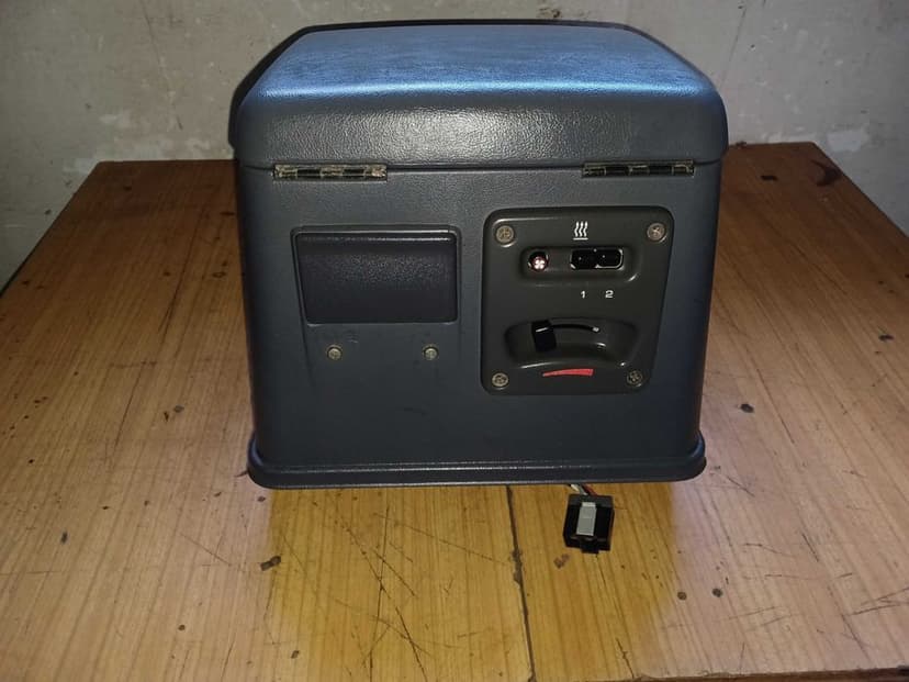 Nissan Patrol Y60 podłokietnik szary lub brązowy