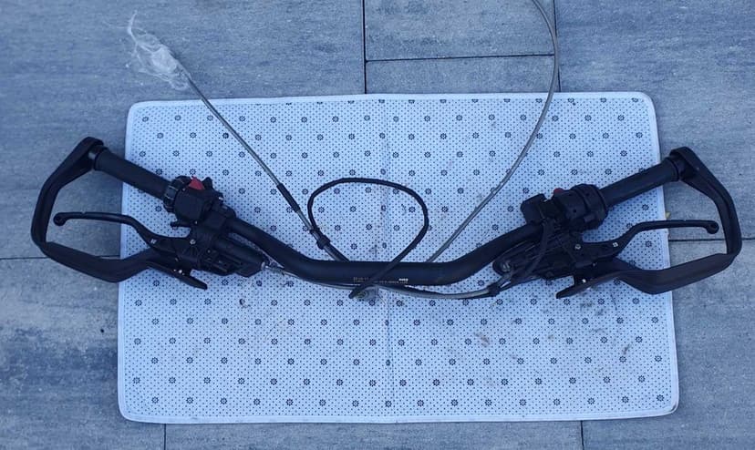 Bmw r 1250 gs triple black koło, owiewki, zawieszenie itp ..