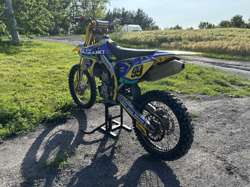 Suzuki suzuki rmz 250
