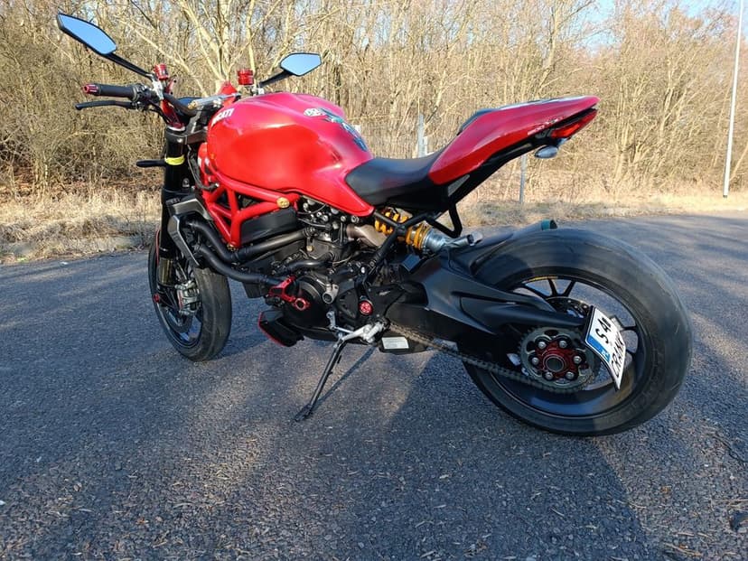 Ducati Monster 1200R salon Polska