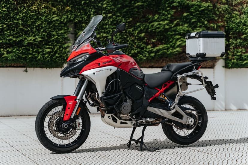 Ducati Multistrada V4 Rally (2024) - Wypożyczalnia Motocykli Warszawa | Rent Motorcycle Warsaw