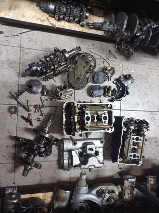 Honda vfr800 vfr 800 części silnik głowica wal korba tryby skrzynia