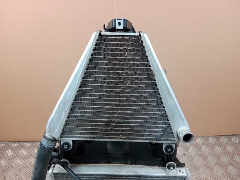 Ducati Panigale 959 V2 Chłodnica Dolna Górna Mocowanie Zbiorniczek