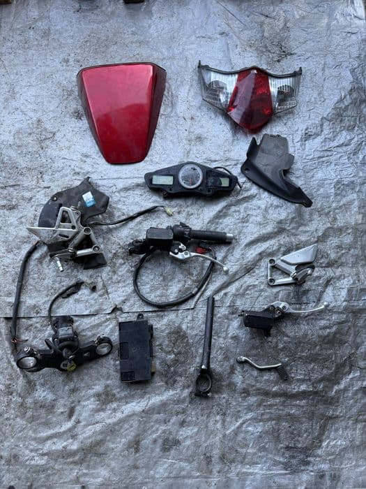 Honda vfr 800 rok 2004 -2010 licznik czesci set modul lampa nakladka