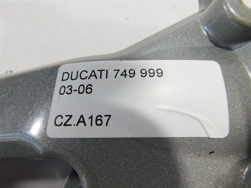 CZACHA CZASZA OWIEWKA PRZÓD DUCATI 749 999 03-06