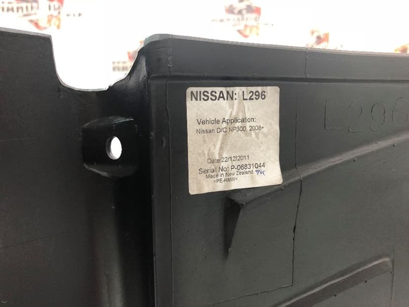 Kuweta wykładzina plastikowa wanna Nissan Navara