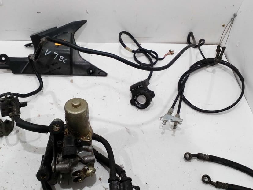 Honda vfr 800 v tec pompa abs zacisk hamulcowy lampa linki gazu części